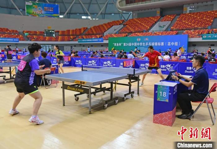 全国近600名高中乒乓球健儿在广州同场竞技 展现