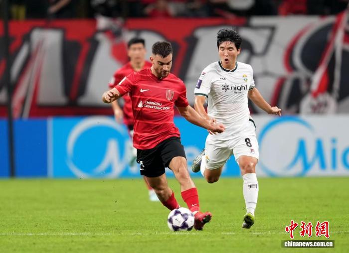 成都蓉城1-0击败江原FC，迎来队史首场亚冠正赛胜