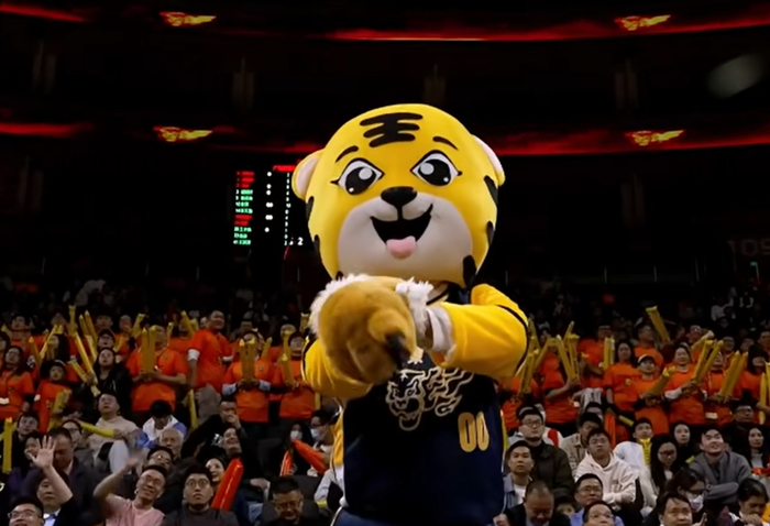 广东队逆转新疆队大胜22分 稳居积分榜前三