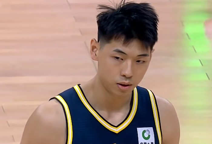 广东队逆转新疆队大胜22分 稳居积分榜前三