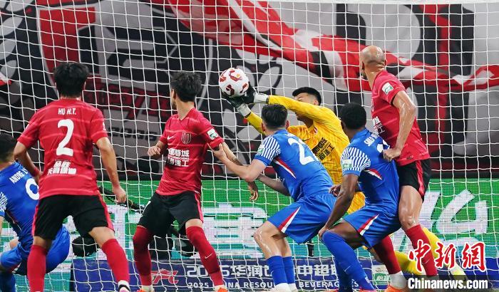 成都蓉城主场1-0力克申花登顶中超榜首