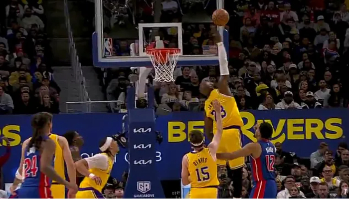 湖人惜败活塞 詹姆斯创纪录难救主