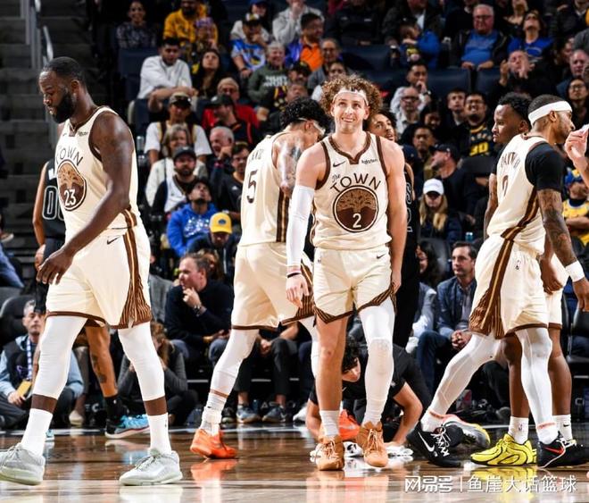 勇士险胜篮网失误26次 桑托斯31分助逆转