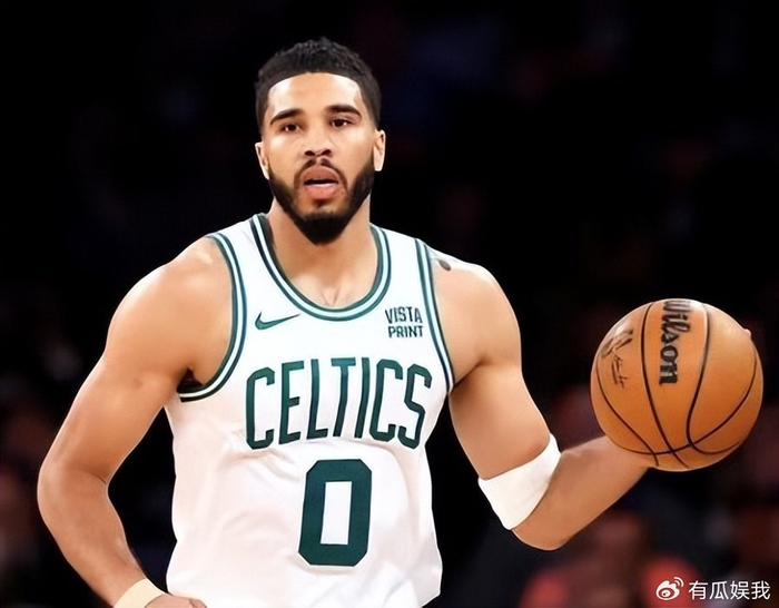 绿军逆转雷霆终结12连胜 塔图姆布朗联手轰出4