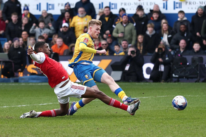 斯洛特颠覆性变阵引争议 塔哥战术遭质疑