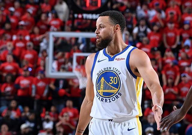 太阳力克勇士挺进季后赛迎战雷霆