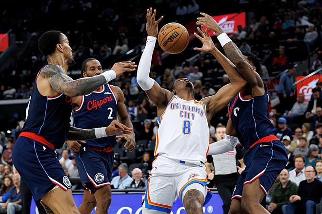 雷霆大胜快船豪取七连胜 杰伦-威廉姆斯关键表现