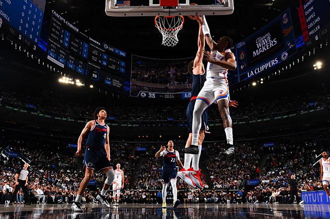 雷霆大胜快船豪取七连胜 杰伦-威廉姆斯关键表现